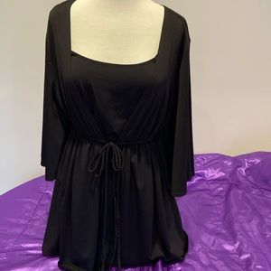 NWOT- grace elements top